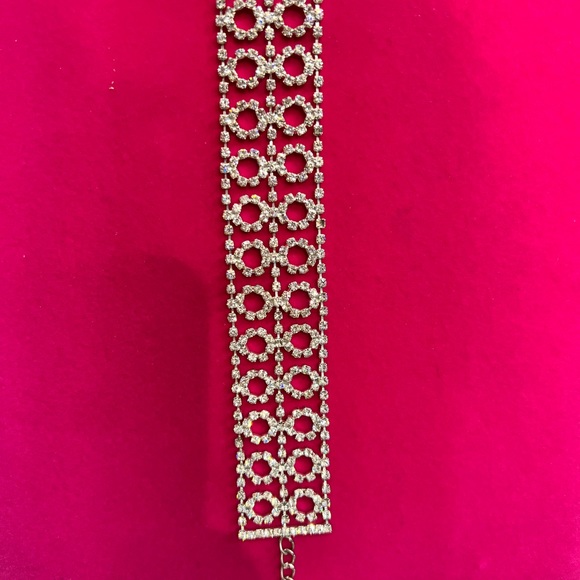 White crystal bracelet. - Picture 1 of 1